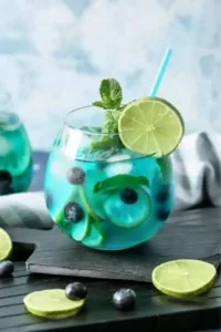 Blue Curaçao cocktails