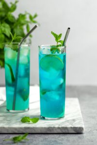 Blue Curaçao cocktails